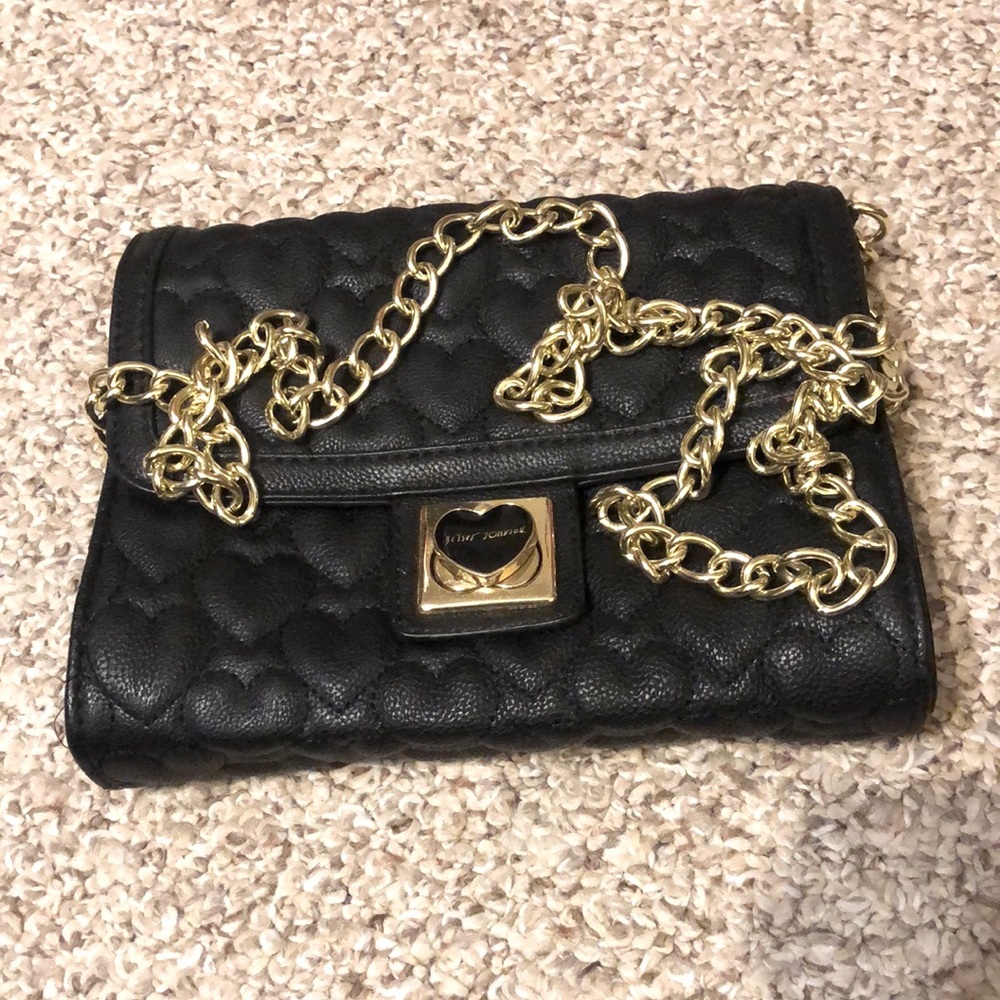 Betsey Johnson Bag - Black - Gold Chain - Rose Interior - Heart Embroidery 🌹🖤
